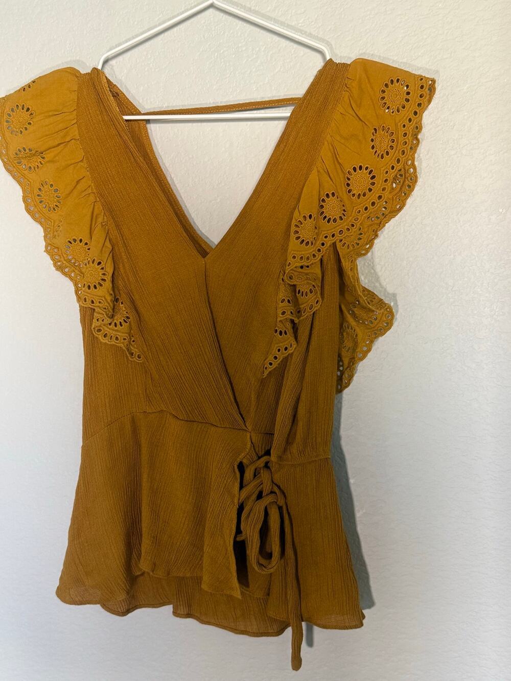 Tarine & String XL Mustard Eyelet Flutter Sleeve Wrap Peplum Boho Blouse XL